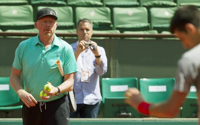 TENNIS - ATP Tennis Herren French Open 2015 PARIS,FRANCE,22.MAY.15 - TENNIS - ATP World Tour, Grand Slam, Roland Garros, French Open, training. Image shows Boris Becker and Novak Djokovic (SRB). GEPAxpictures xMatthiasxHauer