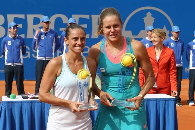 23.05.2015 - Tennis - WTA Tennis Damen - Nürnberger Versicherungs Cup 2015 - Finale - MaWi - Platz 2 Roberta Vinci (ITA), links und Siegerin Karin Knapp (ITA), rechts) - mit Pokalen