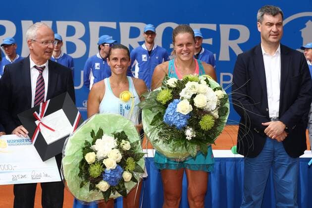 23.05.2015 - Tennis - WTA Tennis Damen - Nürnberger Versicherungs Cup 2015 - Finale - MaWi - v.l.n.r.: Dr. Klemens Gsell, Platz 2 Roberta Vinci (ITA), Siegerin Karin Knapp (ITA), Dr. Markus Söder