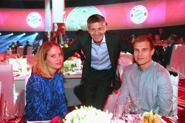 Herbert HAINER (Vorstandsvorsitzender adidas) mit Holger BADSTUBER (Bayern Muenchen) und dessen Freundin. FC Bayern Muenchen Meisterfeier im Postpalast,Champions Dinner. Fussball FC Bayern Muenchen-FSV Mainz 05 2-0. Deutscher Meister. Fussball,Liga 1,1. Bundesliga,Spieltag34,34.Spieltag am 23.05.2015. A L L I A N Z A R E N A.