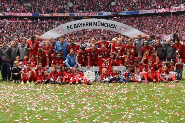 23.05.2015, Fussball, Saison 2014 15, 1. Bundesliga, 34. Spieltag, FC Bayern München - FSV Mainz 05 2:0 Bayerns Spieler feiern mit ihren Kindern die Meisterschaft