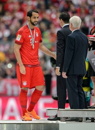 23. Mai 2015: Muenchen, Allianz Arena: Fussball 1. Bundesliga, 34. Spieltag: FC Bayern Muenchen - FSV Mainz 05: DFL-Chef Christian Seifert und Ligapräsident Reinhard Rauball mit Medhi Benatia.