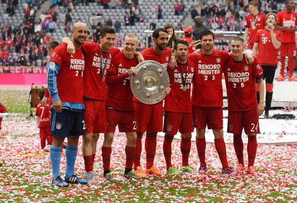 23.05.2015, Fussball, Saison 2014 15, 1. Bundesliga, 34. Spieltag, FC Bayern München - FSV Mainz 05 2:0 v.li., Torwart Pepe Reina (Bayern Muenchen), Robert Lewandowski (Bayern Muenchen), Sebastian Rode (Bayern Muenchen), Mehdi Benatia (Bayern Muenchen), Juan Bernat (Bayern Muenchen), Xabi Alonso (Bayern Muenchen), Sinan Kurt (Bayern Muenchen)