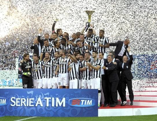Aktuell Fußball, Italien, serie A Football ITA , Juventus Turin feiert die Meisterschaft Gianluigi Buffon (nascosto) , celebration, 23-05-2015, , Football 2014 2015 serie A Football ITA , Juventus Turin - SSC Napoli , Foto FilippoxAlfero Insidefoto filippoxalfero