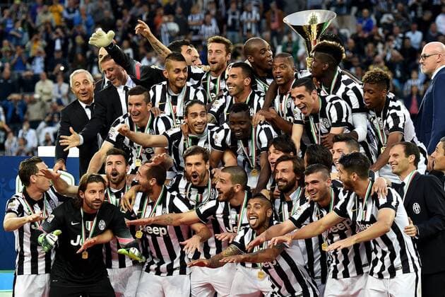 Aktuell Fußball, Italien, serie A Football ITA , Juventus Turin feiert die Meisterschaft Gianluigi Buffon Juventus Juventus Celebration 23-05-2015 Football serie A Football ITA 2014 2015 Juventus Turin - SSC Napoli . Foto AndreaxStaccioli Insidefoto andreaxstaccioli