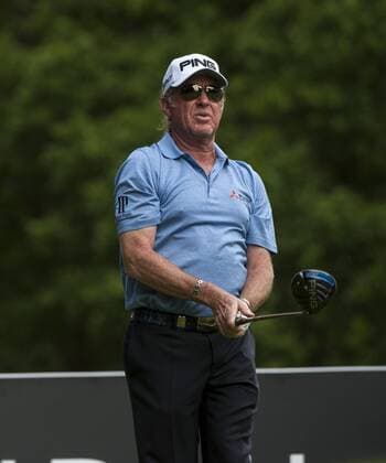 24.05.2015. Wentworth, England. BMW PGA Golf Herren Golf Championship. Final Round. Miguel Angel Jimenez ESP starts the day four shots off the lead. Tee shot 3rd hole during the final round of the 2015 BMW PGA Championship from The West Course Wentworth Golf Club xStephenxBartholomewx  ActionPlus11623490