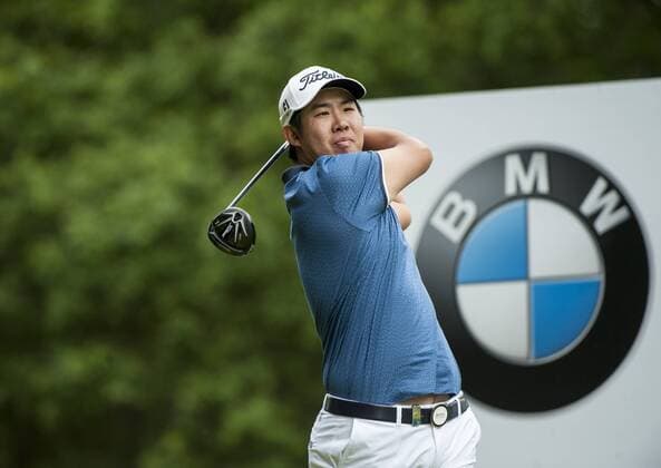 24.05.2015. Wentworth, England. BMW PGA Golf Herren Golf Championship. Final Round. Byeong Hun An KOR starts the day tied first with Francesco Molinari ITA . Tee shot 3rd hole during the final round of the 2015 BMW PGA Championship from The West Course Wentworth Golf Club xStephenxBartholomewx  ActionPlus11623498