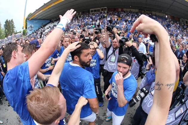 24.05.2015, xjfx, Fussball 2.Bundesliga, SV Darmstadt 98 - FC St.Pauli, v.l. Darmstaedter Spieler nach Spielende, jubeln jubelt