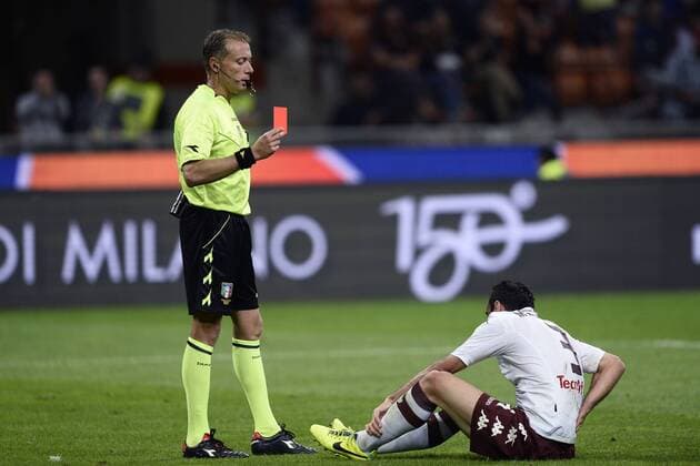 Aktuell Fußball, Italien, serie A Football ITA , AC Mailand - FC Turin 24 05 2015 - serie A Football ITA AC Milan vs Torino FC foto DanielexBuffa Image Pictured: sending off Cristian Molinaro 