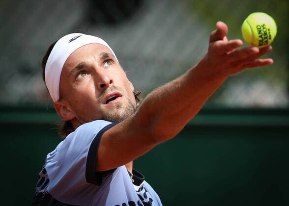 - PARIS, FRANCE: Belgian Ruben Bemelmans pictured in action during the first round game of the men s singles tournament at the Roland Garros tennis tournament, between German Benjamin Becker and Belgian Ruben Bememans, in Paris, France, Monday 25 May 2015. Roland Garros Grand Slam takes place from 24 May to 07 June 2015. VIRGINIExLEFOUR  x04630512x