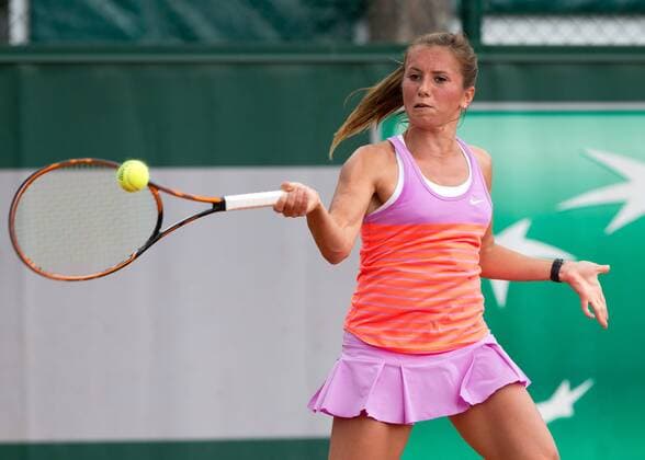 Annika Beck (GER) Tennis - French Open 2015 - Grand Slam ITF ATP Tennis Herren WTA Tennis Damen - Roland Garros - Paris - - France - 25 May 2015. Juergen Hasenkopf
