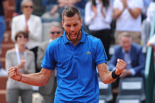 Benoit Paire (fra) def ELias (Por) TENNIS : Tournoi de Roland Garros 2015 - 25 05 2015 TennisMagazine Panoramic 