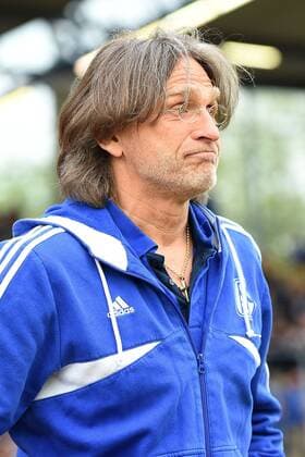 Fußball DM A-Junioren Finale Schalke 04 - 1899 Hoffenheim am 25.05.2015 im Lohrheidestadion in Bochum Norbert Elgert ( Trainer Schalke )