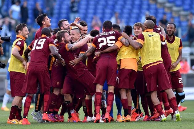 25.05.2015. Rome, Italy. Serie A Football. Lazio versus Roma. Roma s players celebrate at the end of the match for the victory against Lazio xGiuseppexMaffiax  ActionPlus11624336
