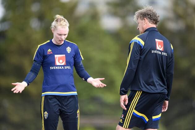 May 25, 2015 - Toronto, Kanada - 150525 Keeper Hedvig Lindahl, Keeperstrenare Mikael Olsson Training Schweden CarlxSandin  - ZUMAb138
