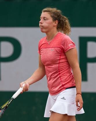 Anna-Lena Friedsam (GER) reagiert veraergert,Frust,Aerger,Emotion, Tennis - French Open 2015 - Grand Slam ITF ATP Tennis Herren WTA Tennis Damen - Roland Garros - Paris - - France - 26 May 2015. Juergen Hasenkopf