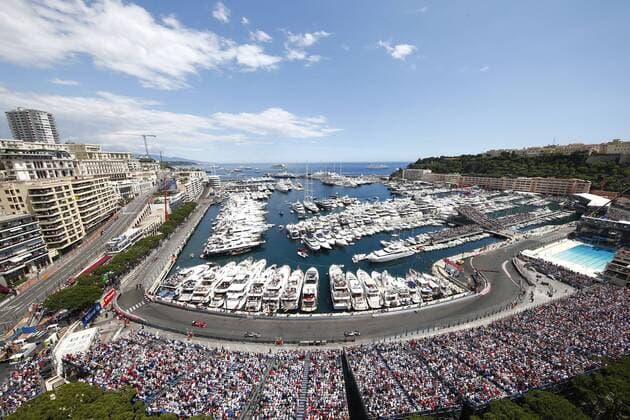 Motorsports: FIA Formula One World Championship WM Weltmeisterschaft 2015, Grand Prix of Monaco, 44 Lewis Hamilton (GBR, Mercedes AMG Petronas Formula One Team), 6 Nico Rosberg (GER, Mercedes AMG Petronas Formula One Team), 5 Sebastian Vettel (GER, Scuderia Ferrari), Port of Monte Carlo, Hafen, Harbor, Schiffe, ships, Yacht, Yachten, Stadt, City, xHOCHxZWEIx