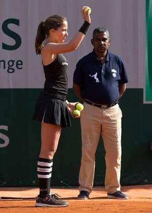 French Open 2015 ,Ballmaedchen und Linienrichter, Tennis - French Open 2015 - Grand Slam ITF ATP Tennis Herren WTA Tennis Damen - Roland Garros - Paris - - France - 27 May 2015. Juergen Hasenkopf