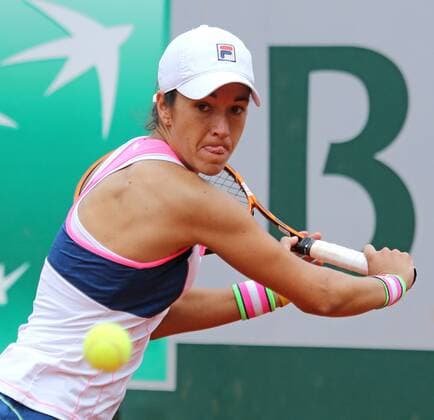 Silvia Soler-Espinosa of Spain hits a shot during her French Open women s second round match against Petra Kvitova of the Czech Republic at Roland Garros in Paris on May 28, 2015. Kvitova defeated Soler-Espinosa 6-7 (4), 6-4, 6-2 to advance to the next round.  PAR20150528718 DAVIDxSILPA