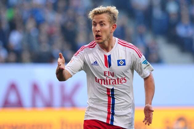 Fussball 1. Bundesliga Relegation Hamburger SV - Karlsruher SC am 28.05.2015 in der Imtech Arena in Hamburg Lewis Holtby ( Hamburg )
