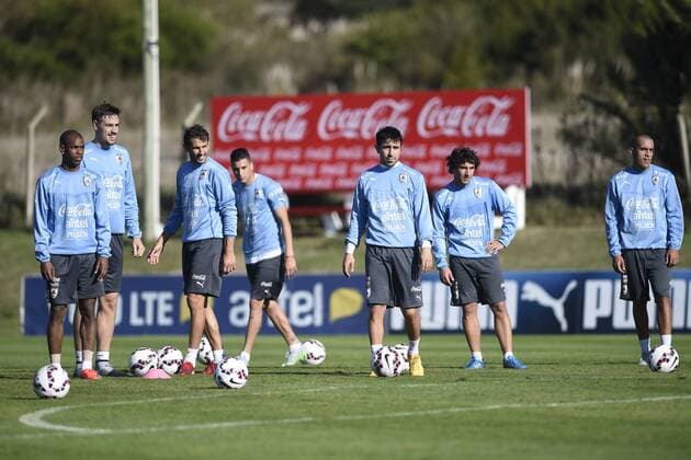Aktuell ußball, Copa America, Training Uruguay CANELONES, May 28, 2015 -- Uruguayan National Football Team players take part in a training session at Uruguay Celeste sports complex, in Canelones, 30km from Montevideo, capital of Uruguay, on May 28, 2015. Uruguayan National Football Team prepared to take part in the Copa America 2015, to be held from June 11 to July 4 in Chile. Nicolas Celaya) (jg) (SP)URUGUAY-CANELONES-COPA AMERICA-TRAINING e NICOLASxCELAYA