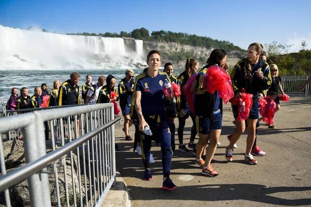 28.05.2015, Toronto - Nationalteam Schweden 2015 - Ausflug zu den Niagarafällen - Therese Sjögran während des Ausflugs. kod CS 57658 News - May 28, 2015  - ZUMAb138