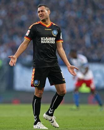 28.05.2015, Fussball Saison 2014 2015, Relegation Hinspiel, Hamburger SV - Karlsruher SC in der IMTECH-Arena Hamburg, enttäuscht Manuel Torres (Karlsruhe) 