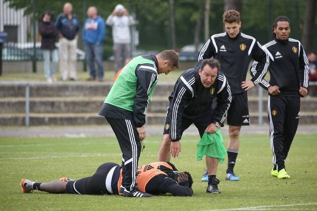 Aktuell Fußball, Training Nationalteam Belgien mit Marc Wilmots - KNOKKE-HEIST, BELGIUM: Belgium s Romelu Lukaku and Belgium s head coach Marc Wilmots pictured during a training session on the second day of the training camp of Belgian national soccer team The Red Devils in Knokke-Heist, Friday 29 May 2015. The Devils are preparing for a friendly game against France and a Euro 2016 qualification game against Wales. BRUNOxFAHY  x04632954x