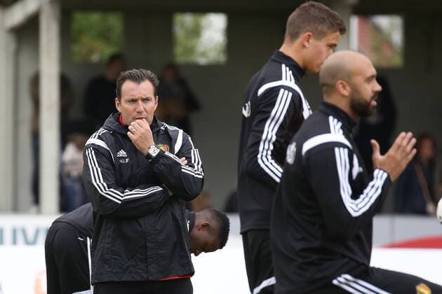 Aktuell Fußball, Training Nationalteam Belgien mit Marc Wilmots - KNOKKE-HEIST, BELGIUM: Belgium s head coach Marc Wilmots (L) pictured during a training session on the second day of the training camp of Belgian national soccer team The Red Devils in Knokke-Heist, Friday 29 May 2015. The Devils are preparing for a friendly game against France and a Euro 2016 qualification game against Wales. BRUNOxFAHY  x04632969x