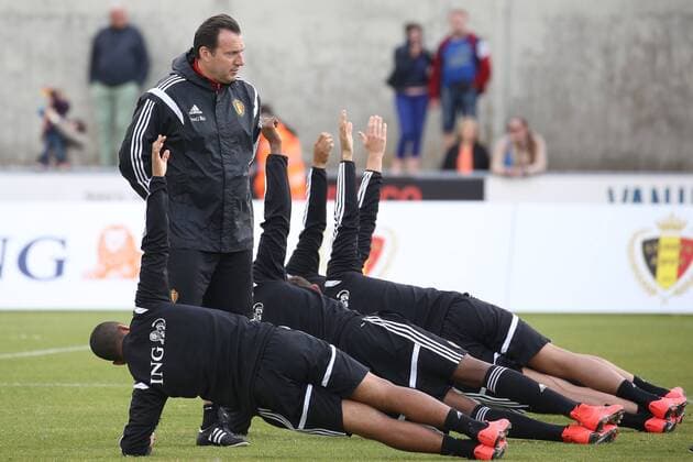 Aktuell Fußball, Training Nationalteam Belgien mit Marc Wilmots - KNOKKE-HEIST, BELGIUM: Belgium s head coach Marc Wilmots pictured during a training session on the second day of the training camp of Belgian national soccer team The Red Devils in Knokke-Heist, Friday 29 May 2015. The Devils are preparing for a friendly game against France and a Euro 2016 qualification game against Wales. BRUNOxFAHY  x04632985x