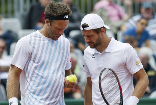 TENNIS - ATP Tennis Herren French Open 2015 PARIS,FRANCE,29.MAY.15 - TENNIS - ATP World Tour, Grand Slam, Roland Garros, French Open, doubles. Image shows Robert Lindstedt (SWE) and Juergen Melzer (AUT). GEPAxpictures xMatthiasxHauer