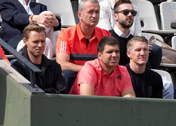 Team Ana Ivanovic (SRB) in der Spielerloge, L-R. Mats Merkel, Fitness Trainer Zlatko Novkovic und Freund Bastian Schweinsteiger, Tennis - French Open 2015 - Grand Slam ITF ATP Tennis Herren WTA Tennis Damen - Roland Garros - Paris - - France - 29 May 2015.