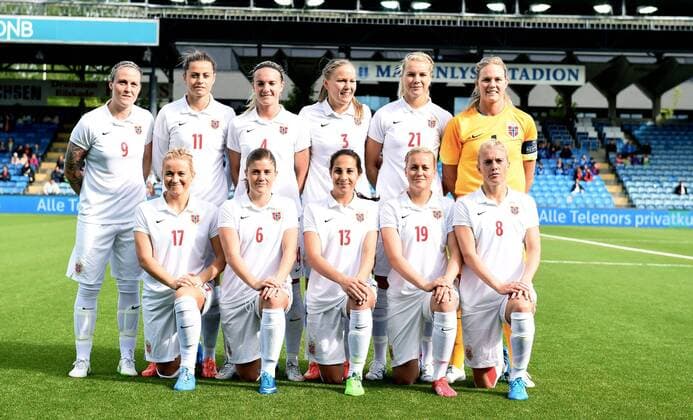 Football , 29. mai 2015 , Testspiel , Norway - Ingrid Hjelmseth 1, Maren Mjelde 6, Marita Skammelsrud Lund 3, Nora Holstad Berge 11, Ingrid Mö Wold 13, Solveig Gulbrandsen 8, GryTofte Ims 4, Lene Mykjöland 17, Kristine Minde 19, Isabell Herovsen 9, Ada Stolsmo Hegerberg 21