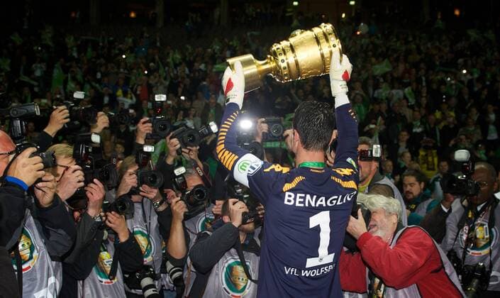 Fussball Berlin 30.05.2015 DFB Pokal Finale 2015 Borussia Dortmund - VFL Wolfsburg VFL Wolfsburg ist Deutscher Pokalsieger 2015 Diego Benaglio (Wolfsburg, TW, No.01) Fotografen