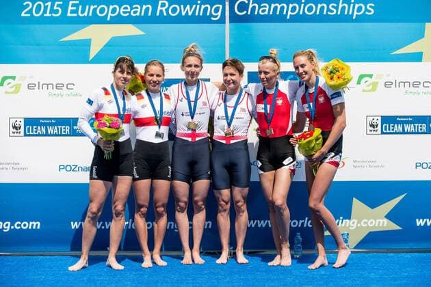 Aktuell Rudern, EM in Posen, Siegerehrung EUROPEAN ROWING CHAMPIONSHIPS POZNAN 2015 DWOJKA PODWOJNA WAGI LEKKIEJ ( LIGHTWEIGHT WOMEN S DUDLE SCULLA ) OD FINI STURM , MARIE LOUIS DRAEGER ,SILVER MEDAL (C) CHARLOTTE TAYLOR , KATHERINE COPELAND (GOLD MEDAL) , WERONIKA DERESZ , JOANNA DOROCIAK BRONZE MEDAL JUBEL  20150531CSJP3053