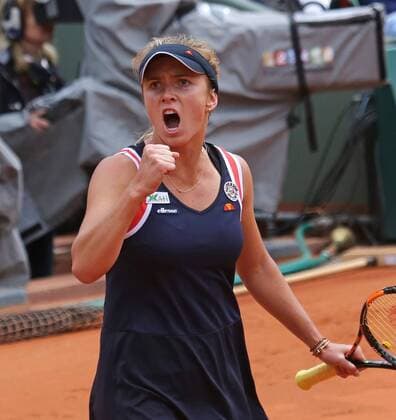 Elina Svitolina of Ukraine reacts after a shot during her French Open women s fourth round match against Alize Cornet of France at Roland Garros in Paris on May 31, 2015. Svitolina defeated Cornet 6-2, 7-6 (9) to advance to the next round.  PAR20150531707 DAVIDxSILPA