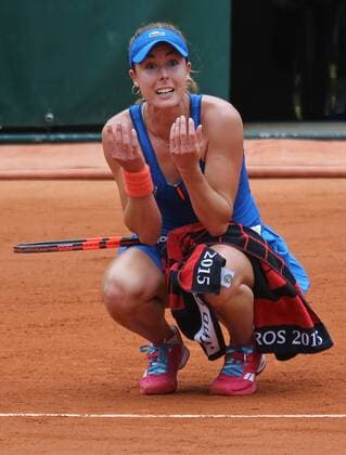 Alize Cornet of France argues with the chair umpire during her French Open women s fourth round match against Elina Svitolina of Ukraine at Roland Garros in Paris on May 31, 2015. Svitolina defeated Cornet 6-2, 7-6 (9) to advance to the next round.  PAR20150531714 DAVIDxSILPA