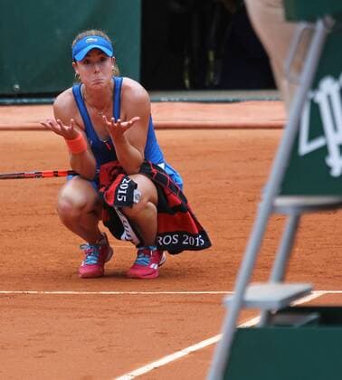 Alize Cornet of France argues with the chair umpire during her French Open women s fourth round match against Elina Svitolina of Ukraine at Roland Garros in Paris on May 31, 2015. Svitolina defeated Cornet 6-2, 7-6 (9) to advance to the next round.  PAR20150531715 DAVIDxSILPA