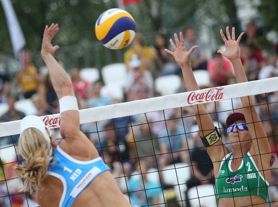 MOSCOW, RUSSIA. MAY 31, 2015. The Netherlands Marleen van Iersel (L) attacks Brazil s Talita Antunes in their 2015 FIVB Beach volleyball Beachvolleyball Grand Slam gold medal match in Moscow. Artyom Korotayev TASS  TS004CD2