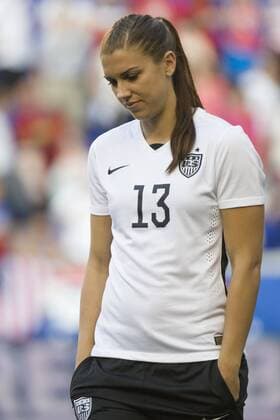 Aktuell Fußball, Damen, Länderspiel, USA - Südkorea May 30, 2015: USA Women s national team Nationalteam forward Alex Morgan (13) walks off the pitch with her hands in her pockets during the United States Womens vs. Korea Republic- International Friendly Länderspiel at Redbull Arena in Harrison, NJ. The US Women s National Team played The Korea Republic to a 0-0 draw. (Mandatory Credit: Kostas Lymperopoulos Cal Media SOCCER 2015: Korea Republic vs United States MAY 30 - ZUMAc04_