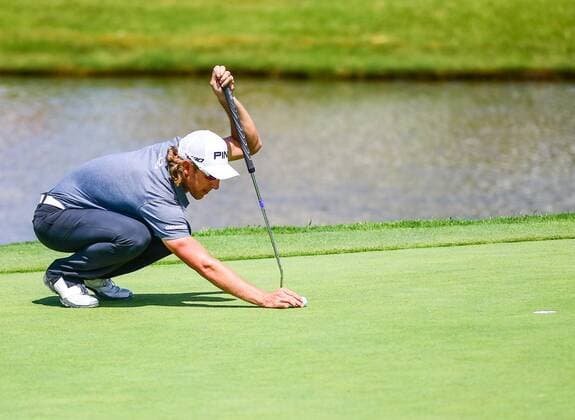 May 31, 2015: Derek Ernst places his ball for his par putt on 18 during final round play of the AT&T Byron Nelson Championship at TPC Four Seasons in Irving, Texas. GOLF: MAY 31 PGA Golf Herren - AT&T Byron Nelson Championship - Final Round Icon150531056 EDITORIAL USE ONLY