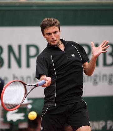 31.05.2015. Roland Garros, Paris, France. Gilles Simon of France in action during his Men s Singles match against Stan Wawrinka of Switzerland on day eight of the 2015 French Open at Roland Garros on May 31, 2015 in Paris, France. xBenxPipex  ActionPlus11626721