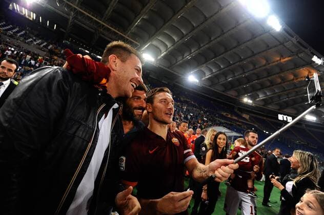 IPP20150531 Football - soccer: Serie A, AS Rom - US Palermo, selfie per francesco totti a fine partita xHOCHxZWEIx xItalyxPhotoxPressx 