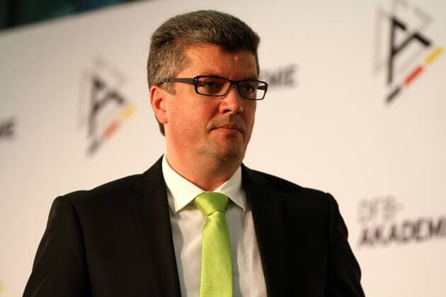 01.06.2015 Frankfurt am Main, Commerzbankarena Präsentation des Architektenentwurfs für die DFB-Akademie Portrait Herbert Fandel, der Vorsitzende der DFB-Schiedsrichterkommission