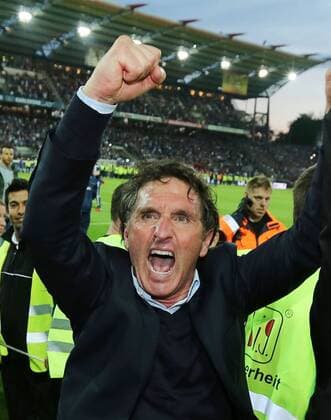 Jubel Bruno Labbadia, Trainer HSV KARLSRUHER SC - HAMBURGER SV Fussball Relegationsspiel um Aufstieg in 1. Bundesliga , Karlsruhe, am 01.06.2015 Saison1415 , Saison 2014 2015,