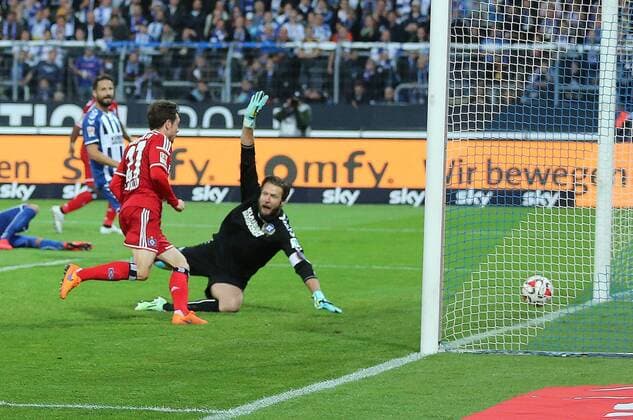 Nicolai MUELLER, HSV 27 Torschuss, schiesst das Tor zum 1-2 KARLSRUHER SC - HAMBURGER SV Fussball Relegationsspiel um Aufstieg in 1. Bundesliga , Karlsruhe, am 01.06.2015 Saison1415 , Saison 2014 2015,