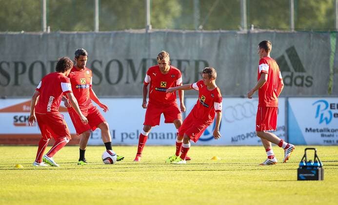 Fussball ÖFB Nationalteam, team training course STEGERSBACH,AUSTRIA,02.JUN.15 - Fussball ÖFB Nationalteam, Oesterreichischer Fussball-Bund, team training course. Image shows Ramazan Oezcan, Lukas Hinterseer and Philipp Schobesberger (AUT). GEPAxpictures xCh.xKelemen