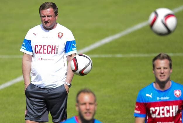 Czech national soccer team is seen during an unofficial meeting prior to the qualification match in Iceland for the European Championships, in Prague, Czech Republic, June 3, 2015. Pictured coach Pavel Vrba. (CTKxPhoto MichalxKamaryt) CTKPhotoP201506030789701  kmt 6