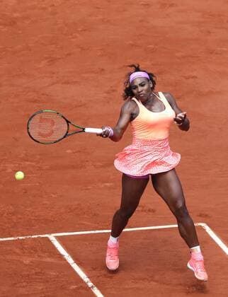 (150603) -- PARIS, June 3, 2015 -- Serena Williams of the United States returns the ball during the women s singles quarterfinal against Sara Errani of Italy at 2015 French Open tennis tournament at Roland Garros, in Paris, France on June 3, 2015. Serena Williams won 2-0 and advanced to the semifinal. ) (SP) FRANCE-PARIS-TENNIS-ROLAND GARROS HanxYan 
