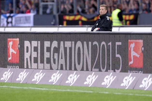 Fussball 1. Bundesliga Relegation Karlsruher SC - Hamburger SV am 01.06.2015 im Wildparkstadion in Karlsruhe Werbetafel Relegation 2015